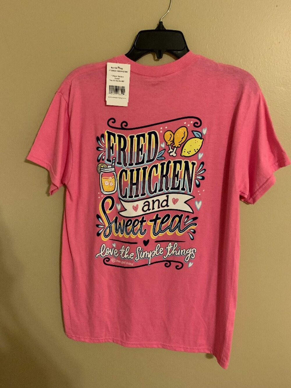 ITSA GIRL THING TEE SHIRT  SIZE MED.  NWT